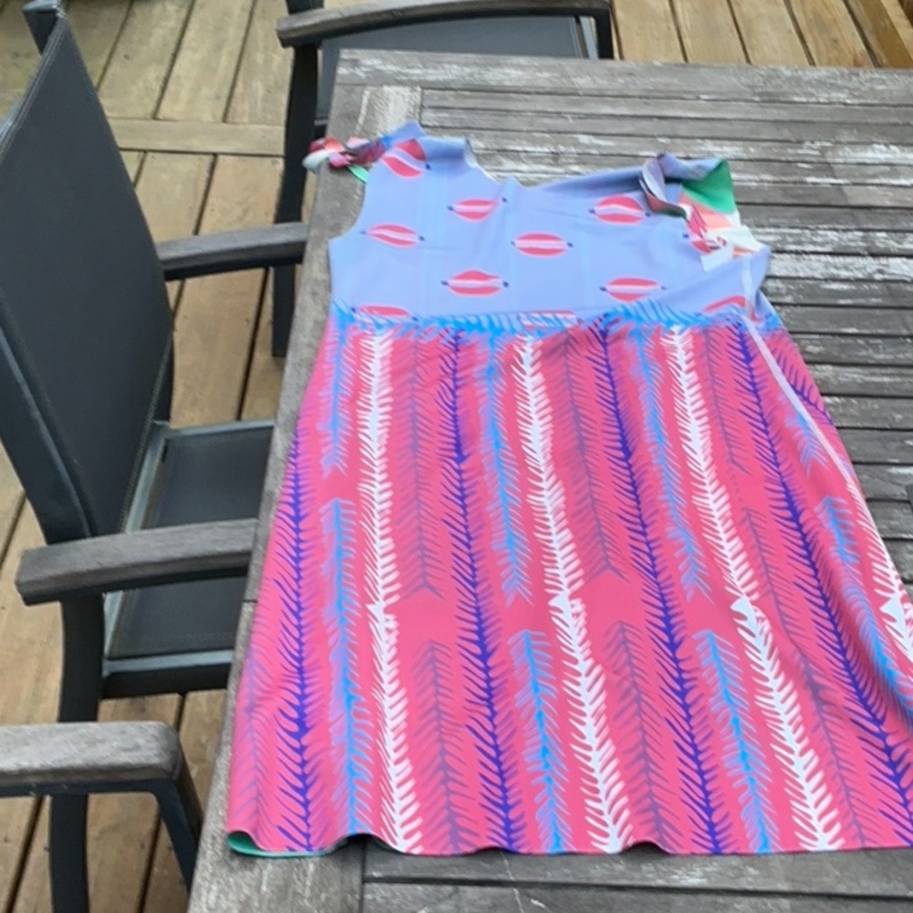 Colorful Sleeveless Dress with Lip Print